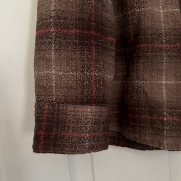 Abercrombie & Fitch Brown Flannel Button Up Long Sleeve Shirt - Picture 4 of 12